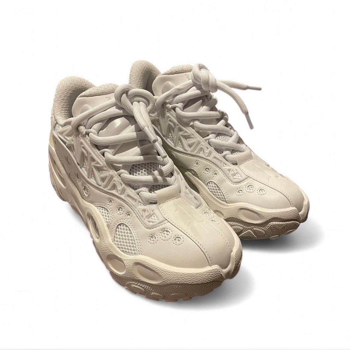 312274-02 Puma LaMelo Ball LaFrance RNR ‘Triple White’ (2025)