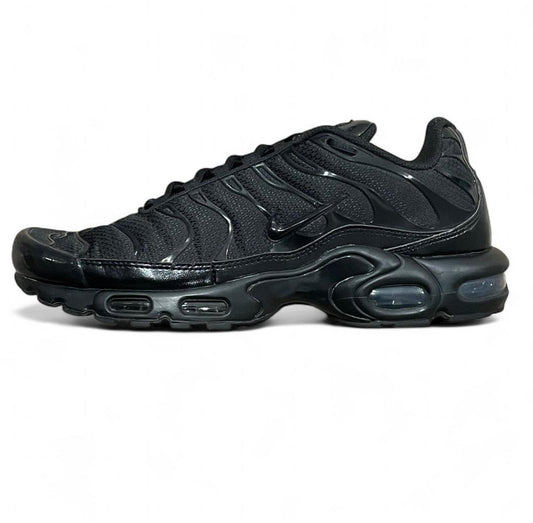 604133-050 Nike Air Max Plus TN ‘Triple Black Bat’ (2017)