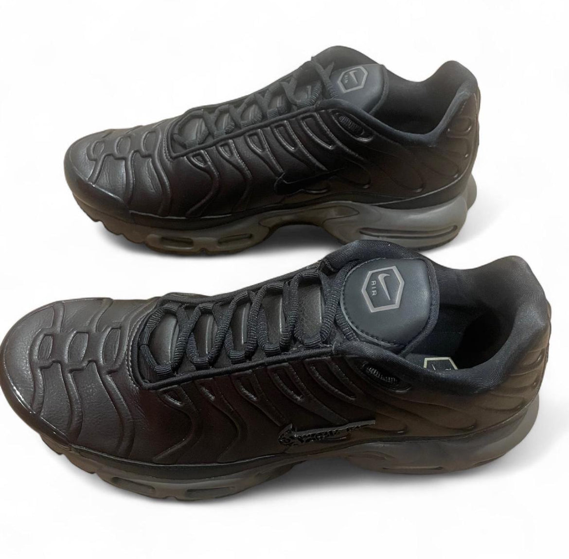 HJ4519-200 Nike Air Max Plus TN Premium ‘Paris’ (2024)