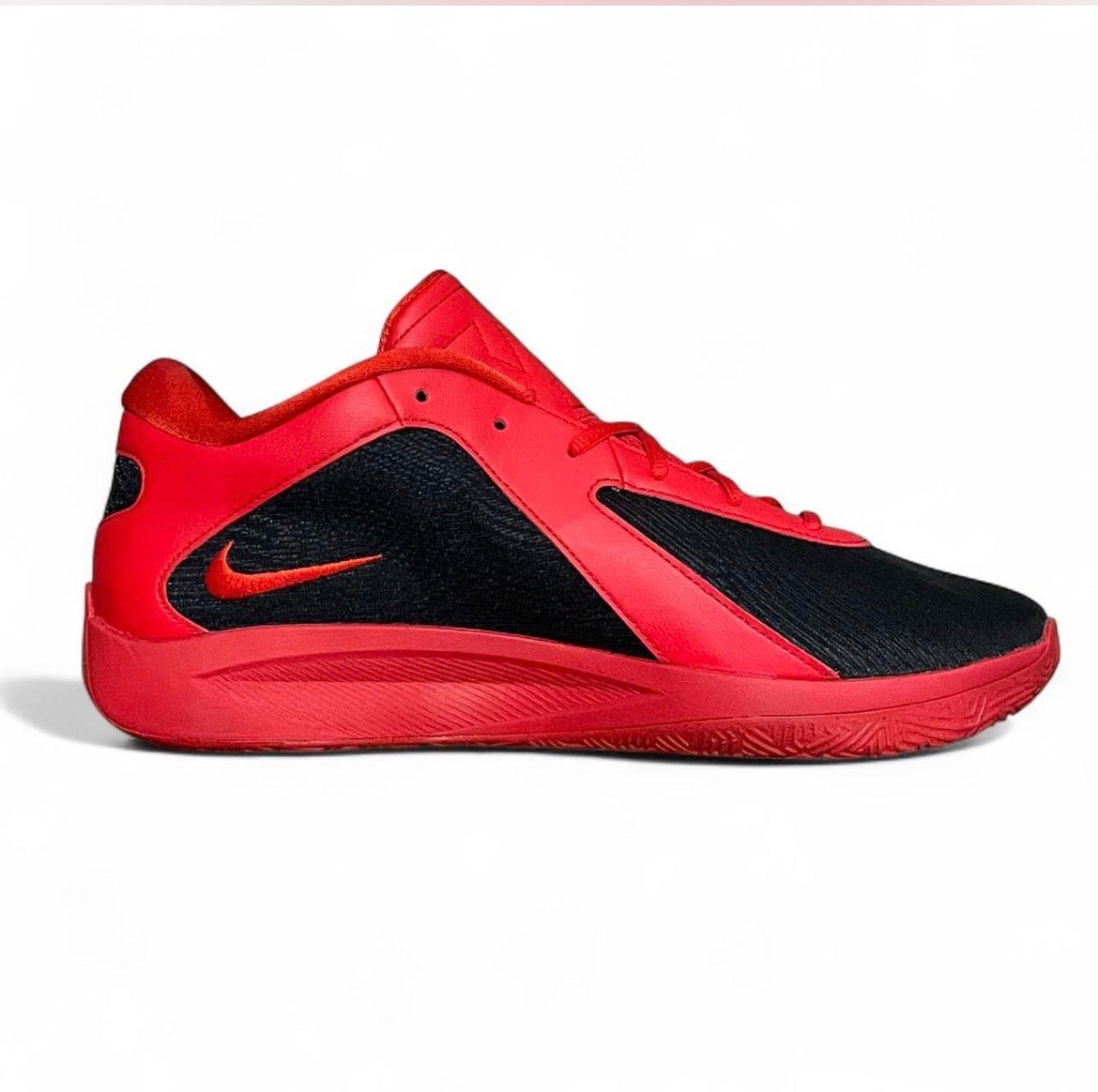 FJ7792-003 Nike Giannis Zoom Freak 6 ‘Bred’ (2024)