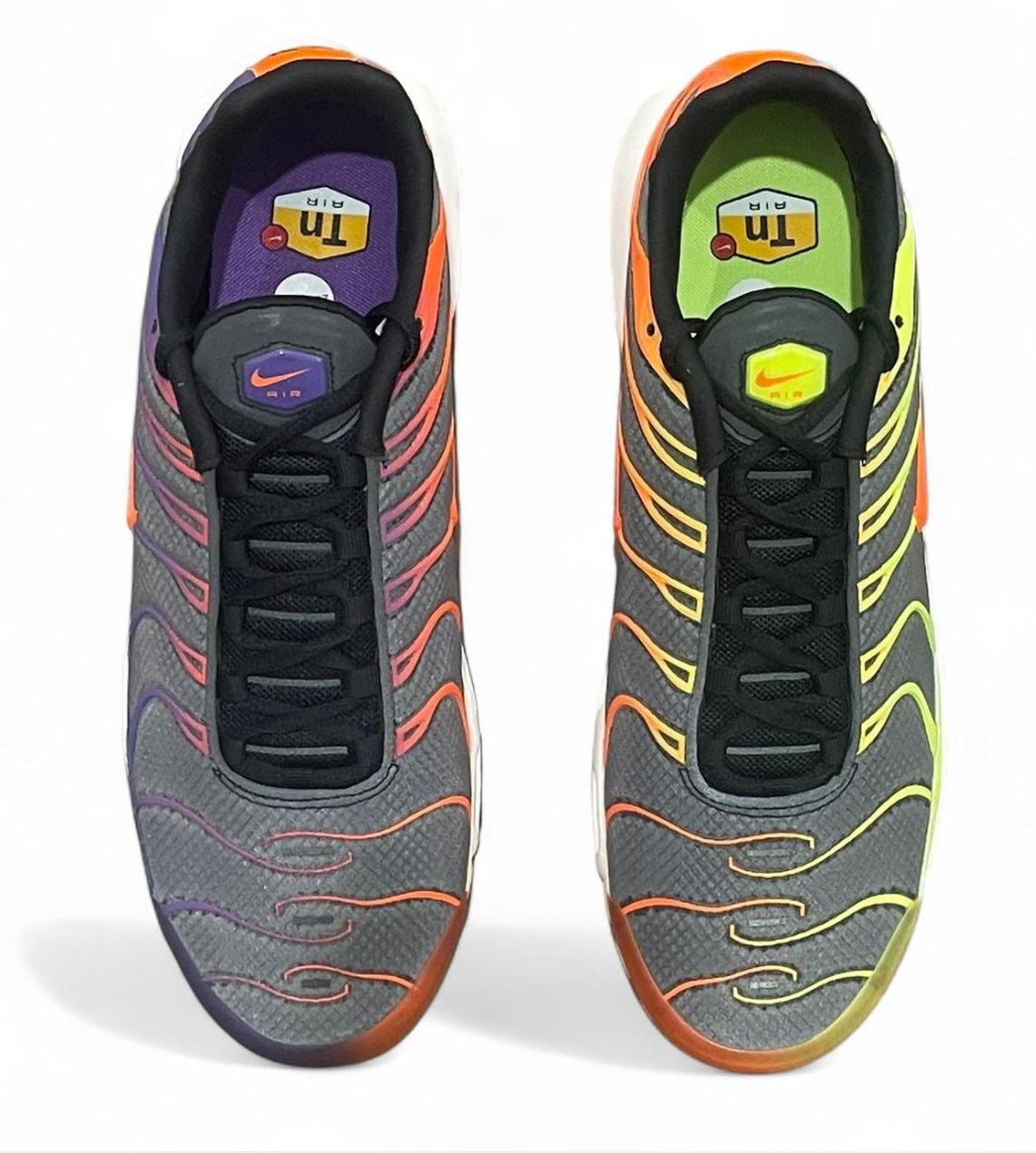 CI5924-061 Nike Air Max Plus TN ‘Dark Colour Flip’ (2018)