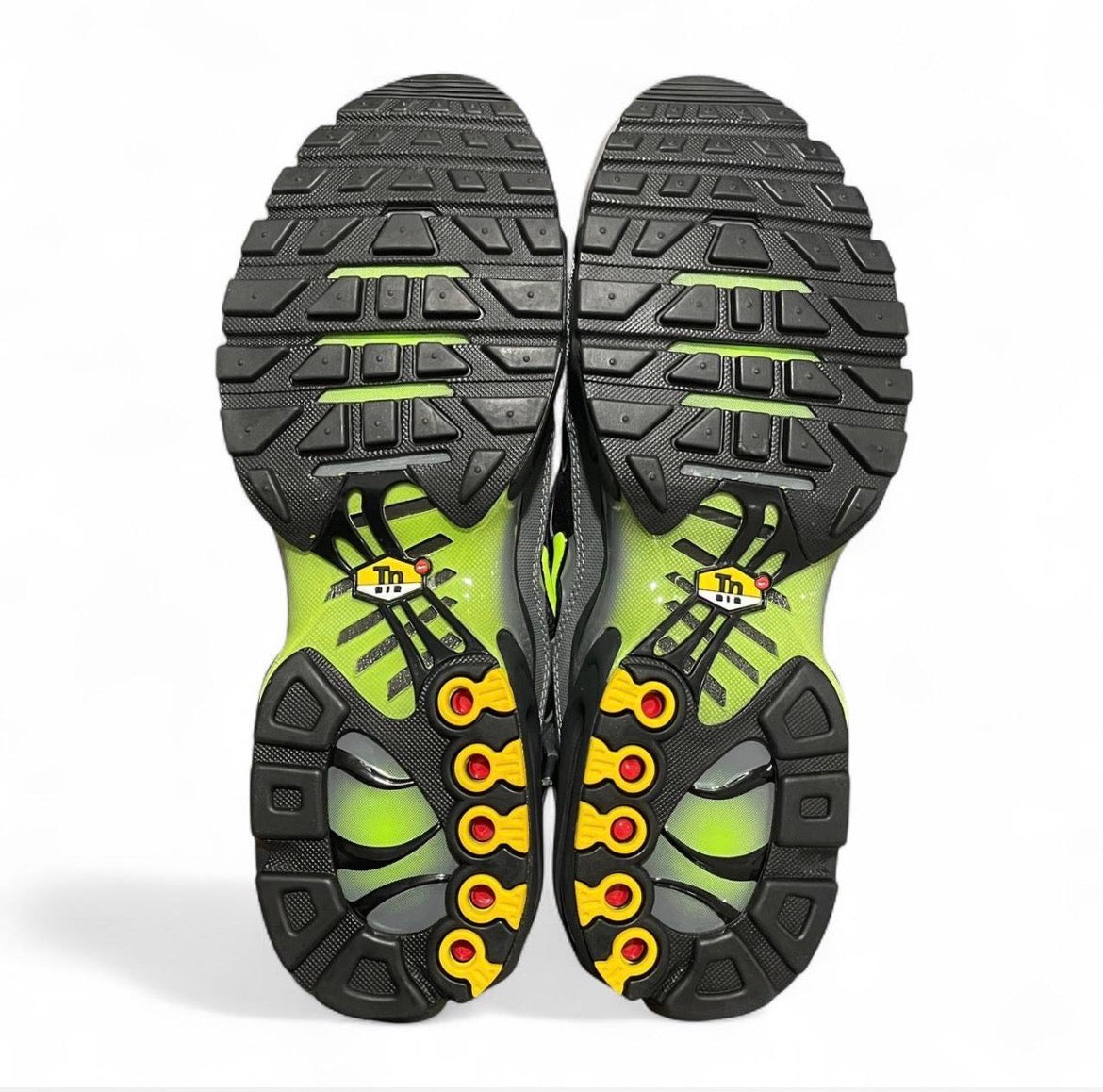 DM0032-026 Nike Air Max Plus TN ‘Smoke Grey Volt’ (2025)