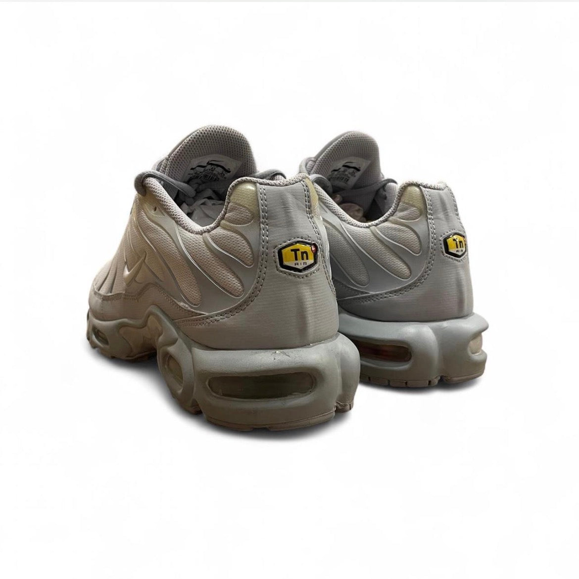 852630-029 Nike Air Max Plus TN ‘Wolf Grey’ (2018)