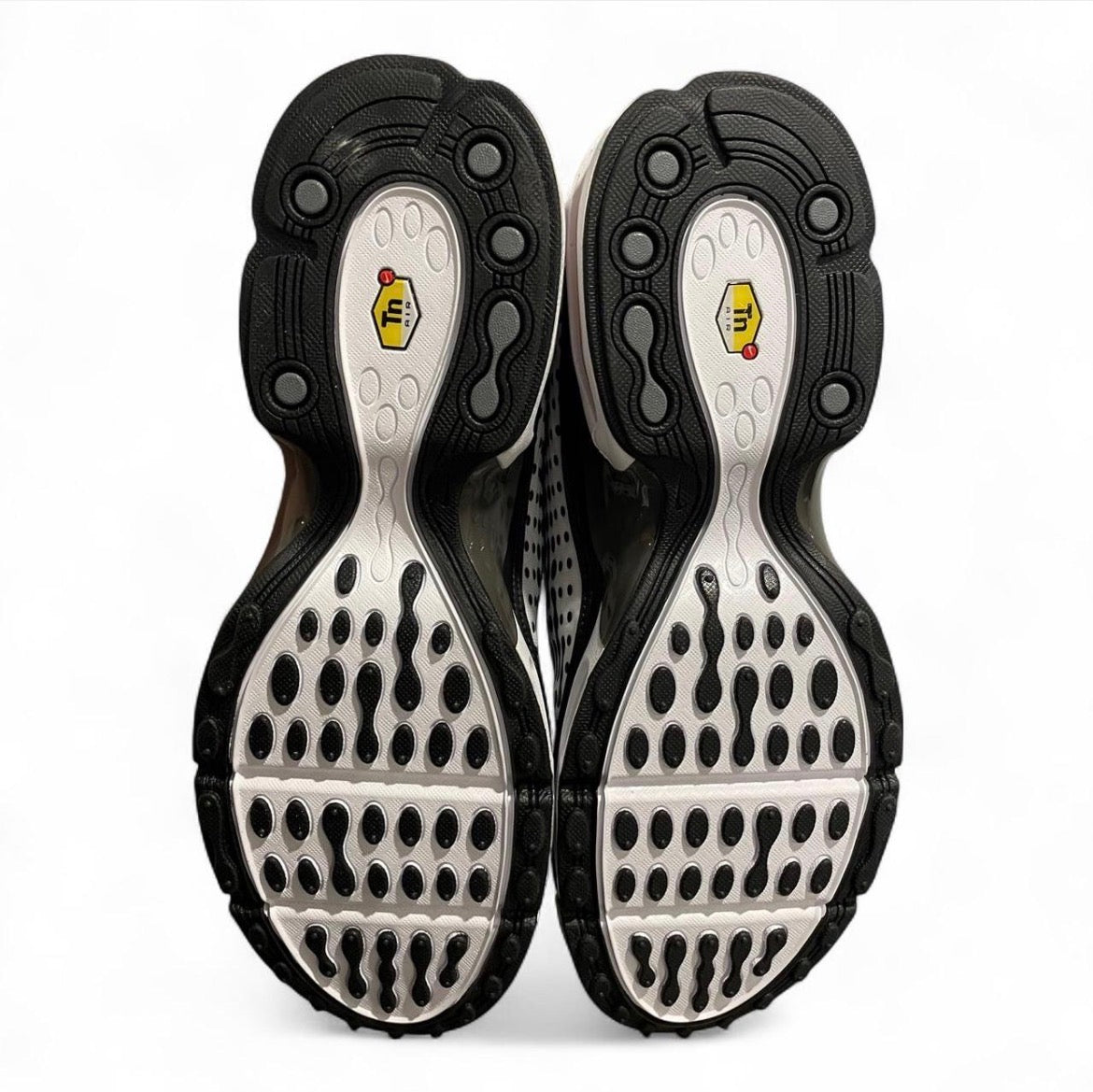 HQ2197-100 Nike Air Max Plus TN7 ‘White Black’ (2025)