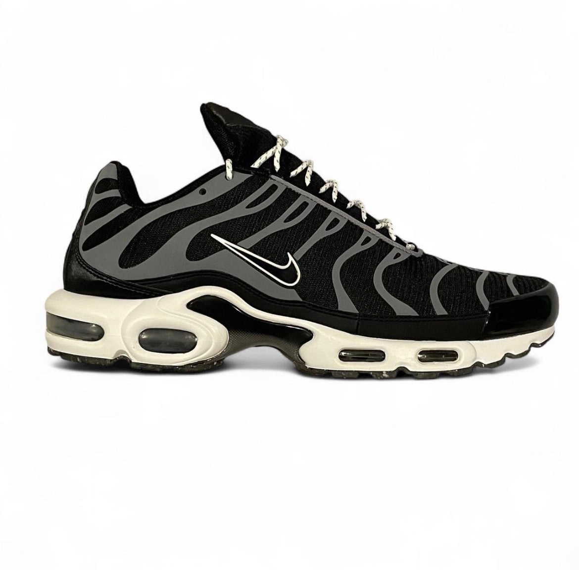 DM2466-001 Nike Air Max Plus TN Grind ‘Dark Smoke Grey’ (2021)