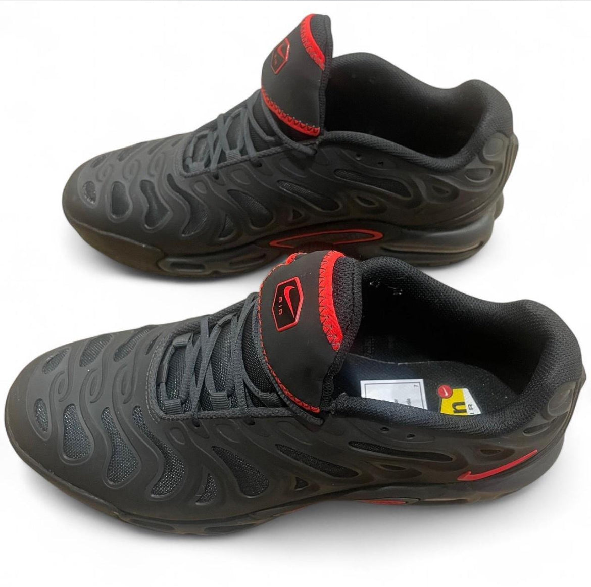 FD4290-013 Nike Air Max Plus TN Drift ‘Bred’ (2025)