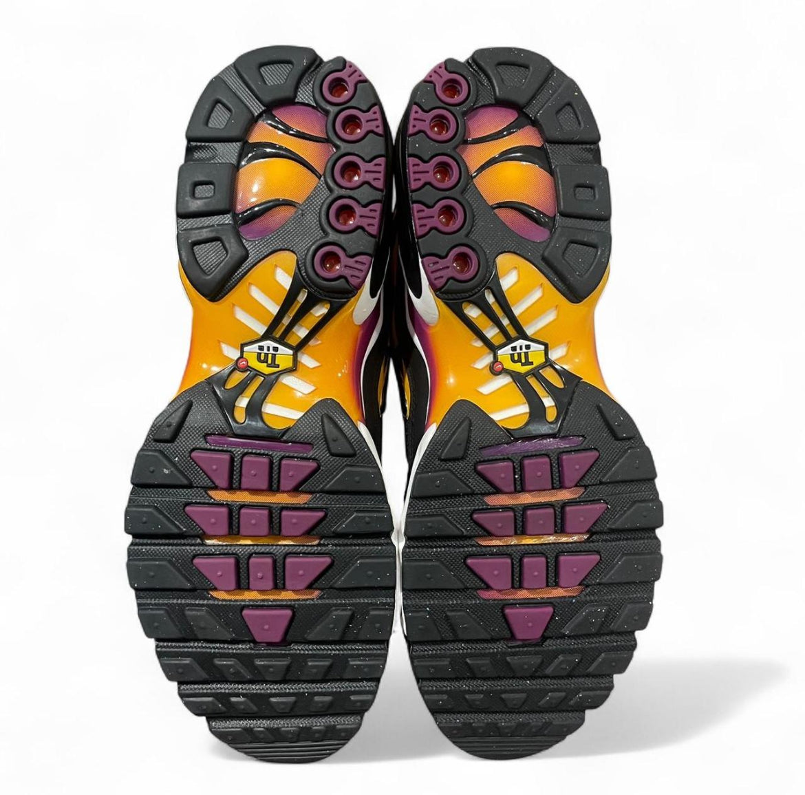 DX2663-001 Nike Air Max Plus TN ‘University Gold Viotech Purple’ (2022)
