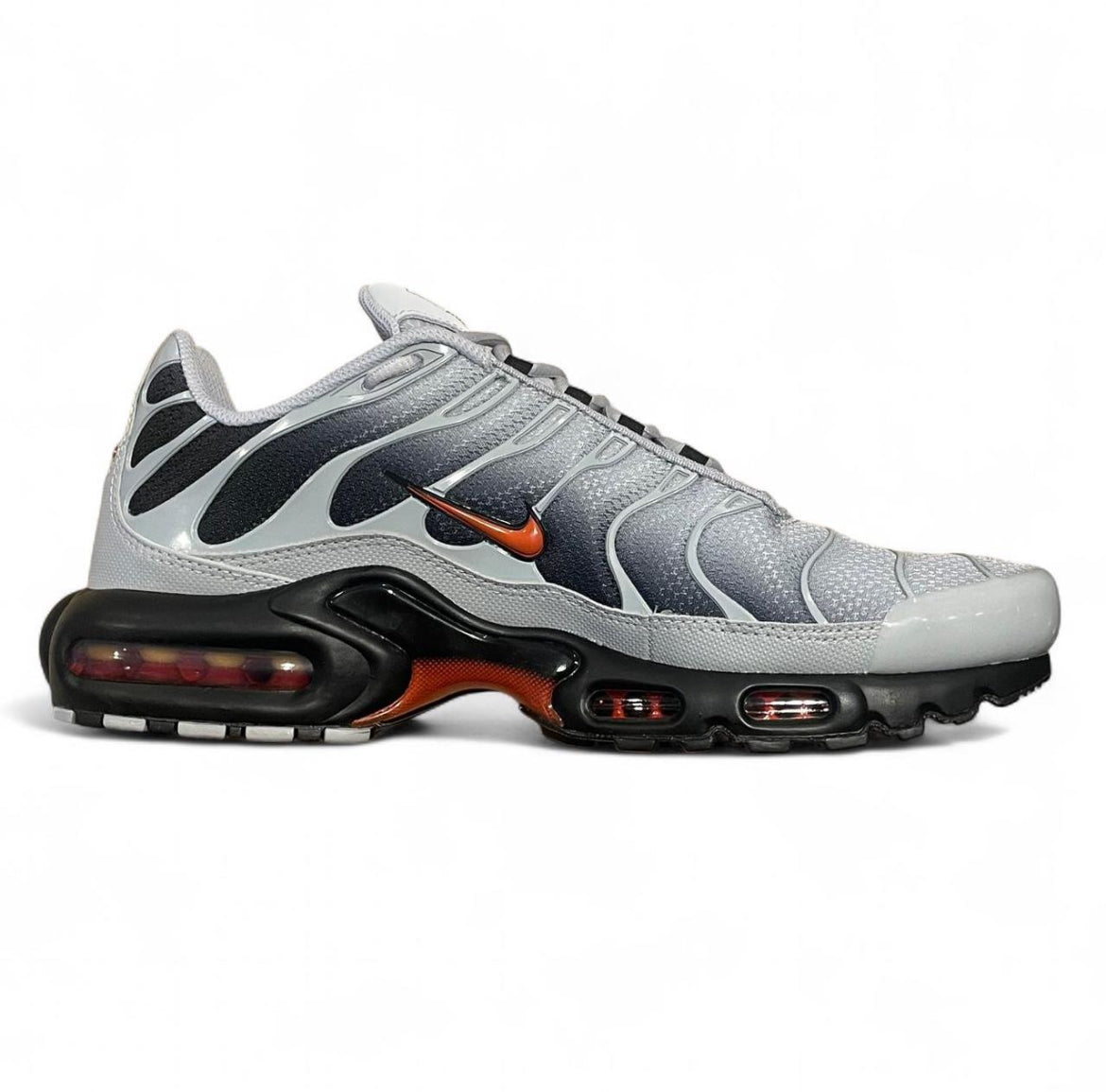 DM0032-011 Nike Air Max Plus Tn ‘Wolf Grey Picante Red’ (2024)
