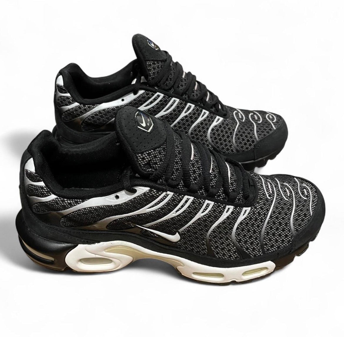 898018-001 Nike Air Max Plus TN ‘Black Sail’ (2017)