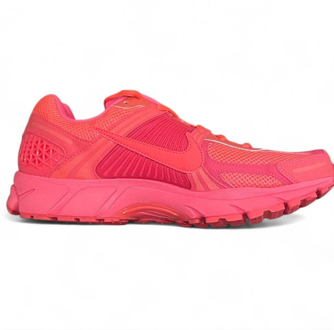 HF5493-600 Nike Zoom Vomero  ‘Hot Punch/Hot Punch
