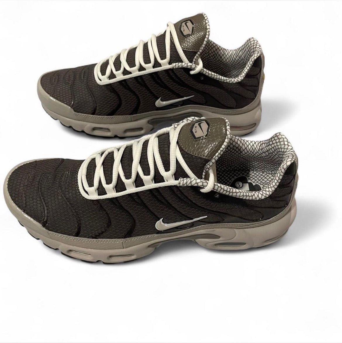 IB7679-200 Nike Air Max Plus TN ‘Year Of The Snake’ (2025)