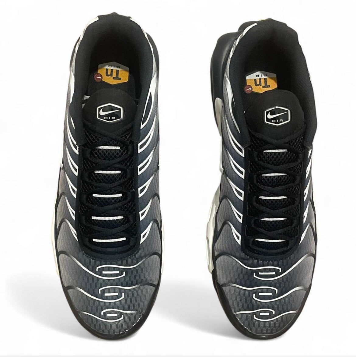 DM0032-003 Nike Air Max Plus TN
‘Black Silver White’ (2022)
