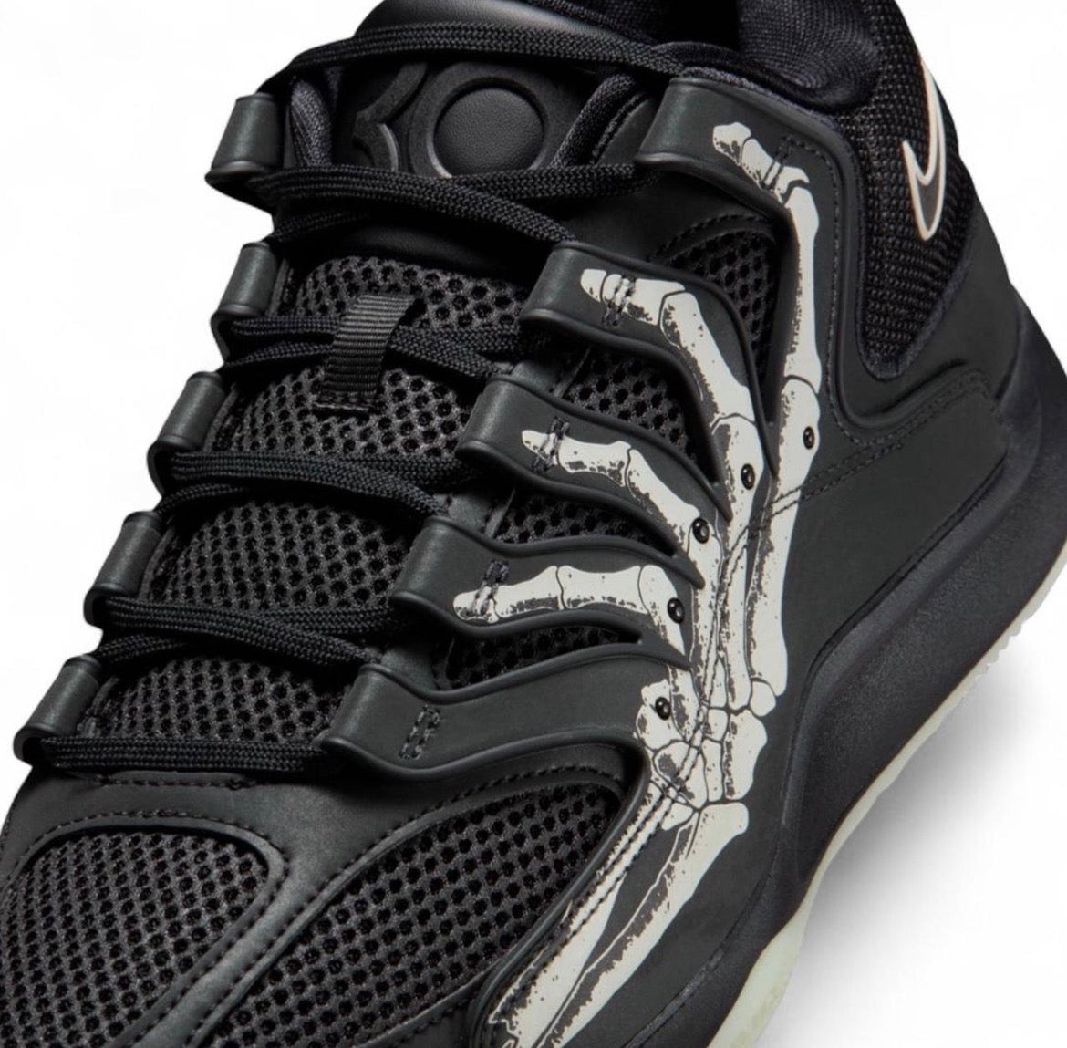 IM1346-001 Nike KD18 ‘Slim Reaper’ (2025)