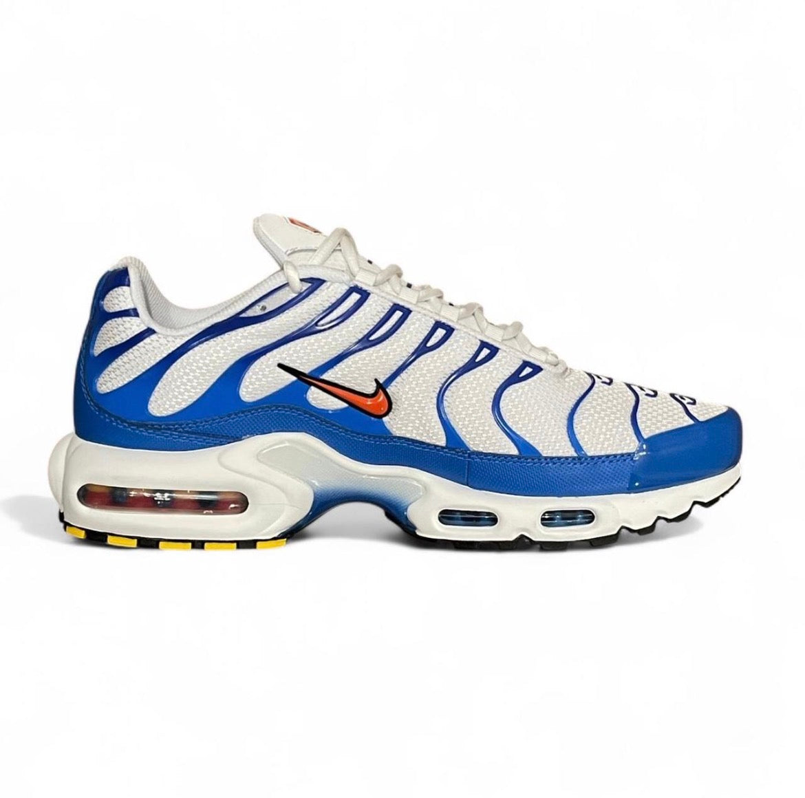 DM0032-107 Nike Air Max Plus TN ‘Knicks White Signal Blue’ (2026)