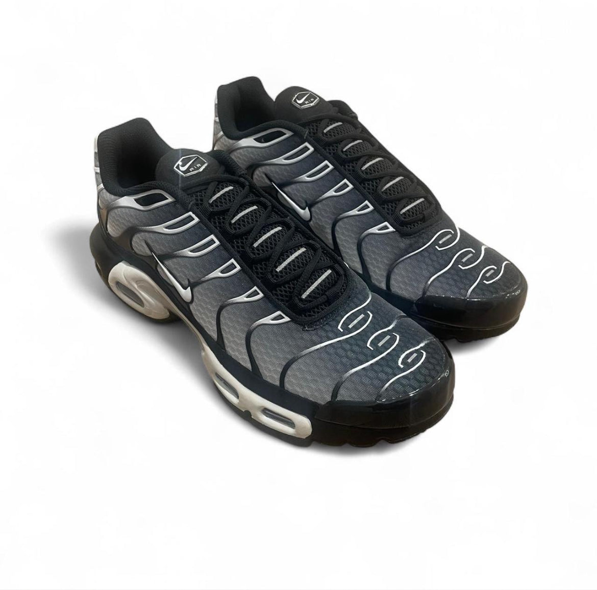DM0032-003 Nike Air Max Plus TN
‘Black Silver White’ (2022)