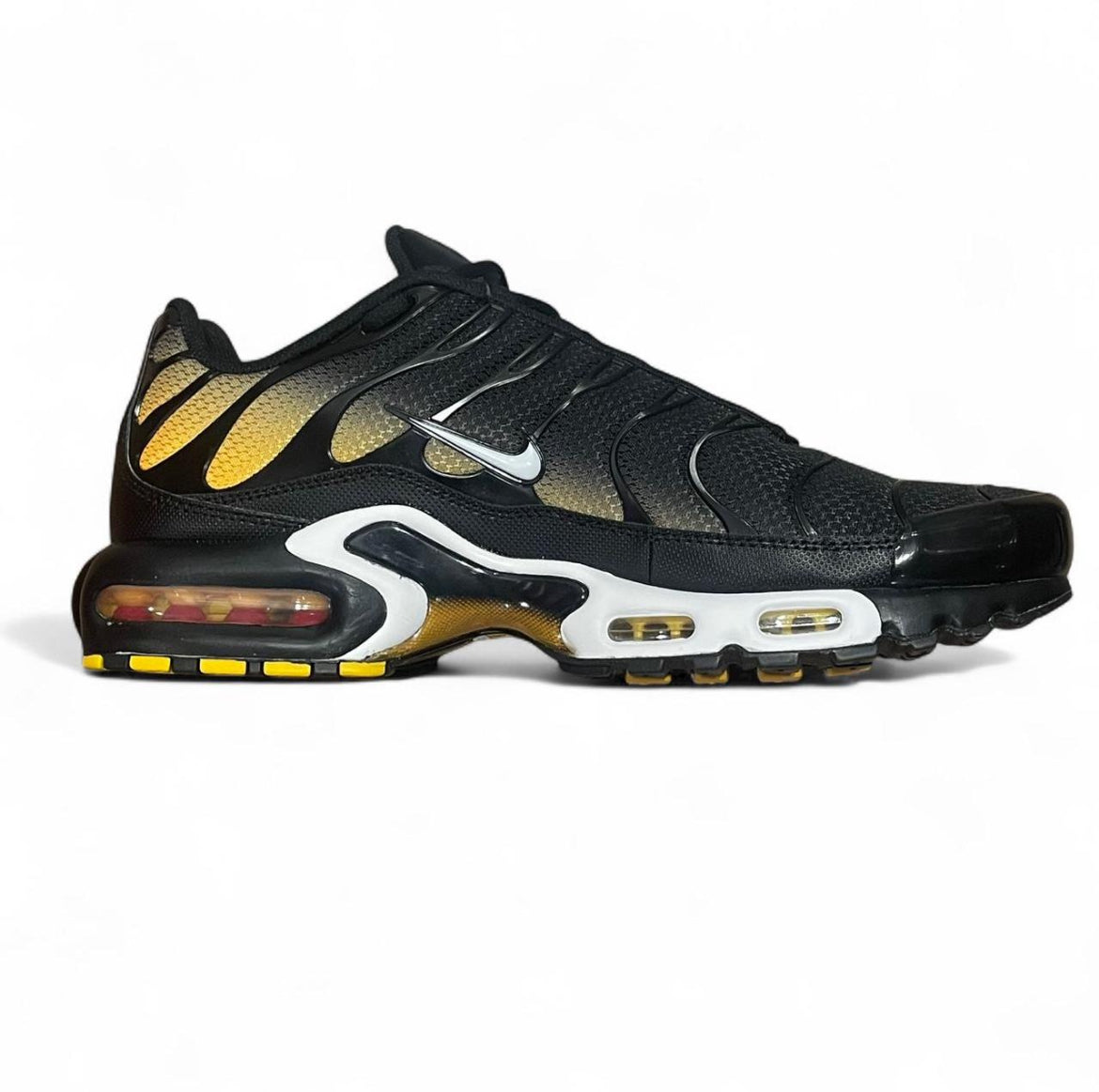 DM0032-013 Nike Air Max Plus TN ‘Black University Gold’ (2024)