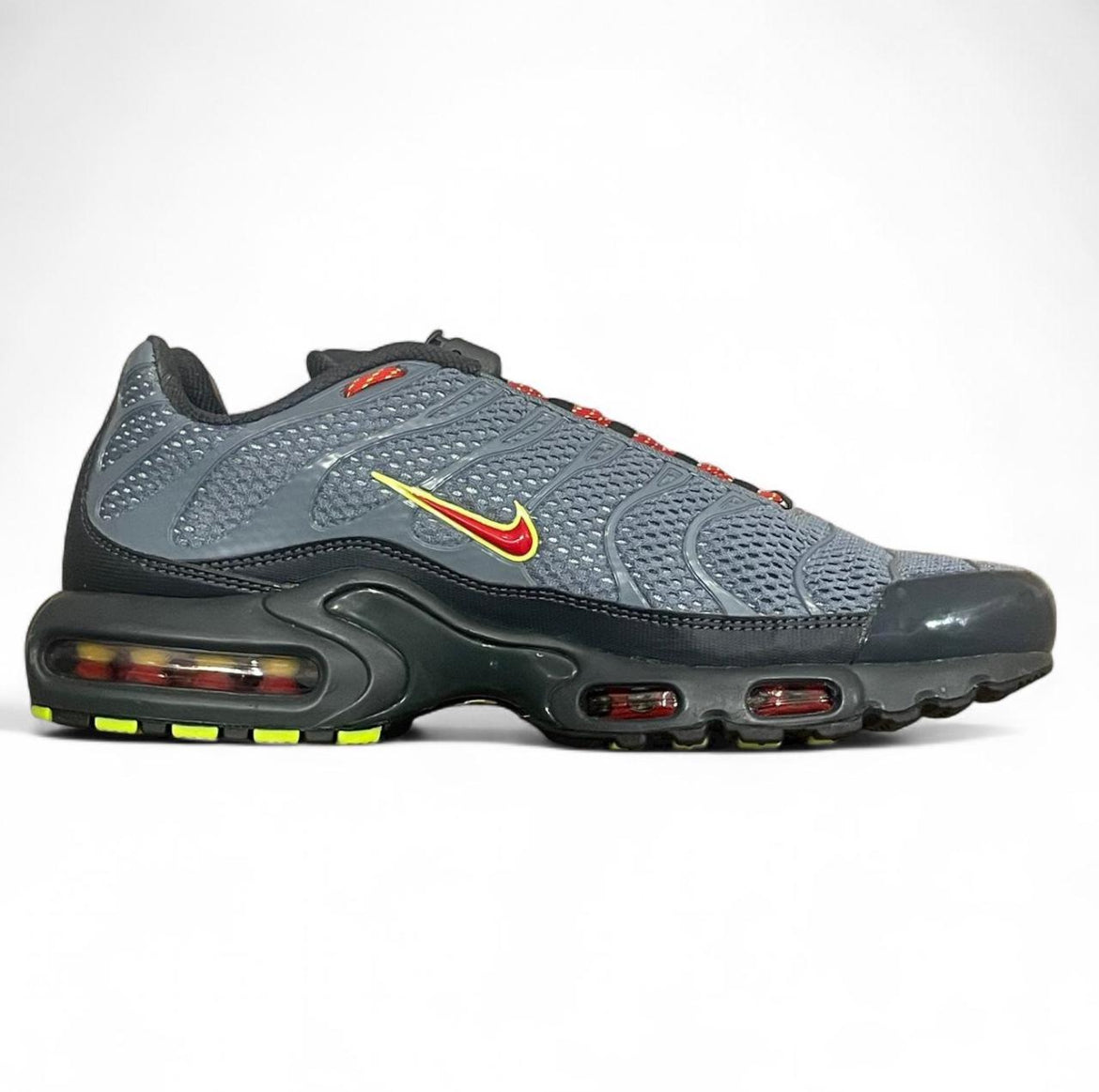 CQ6359-002 Nike Air Max Plus TN ‘Toggle Lacing Grey’ (2019)