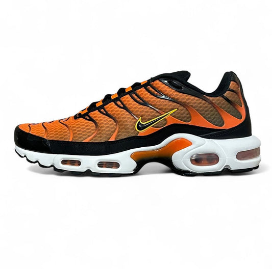 DM0032-800 Nike Air Max Plus TN ‘Safety Orange Black’ (2022)