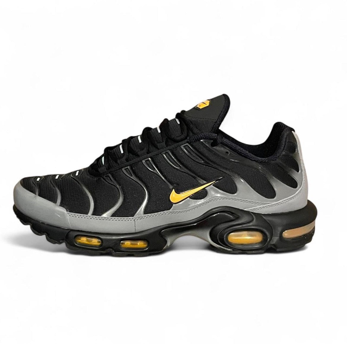 DC0956-001 Nike Air Max Plus TN ‘Batman’ (2021)