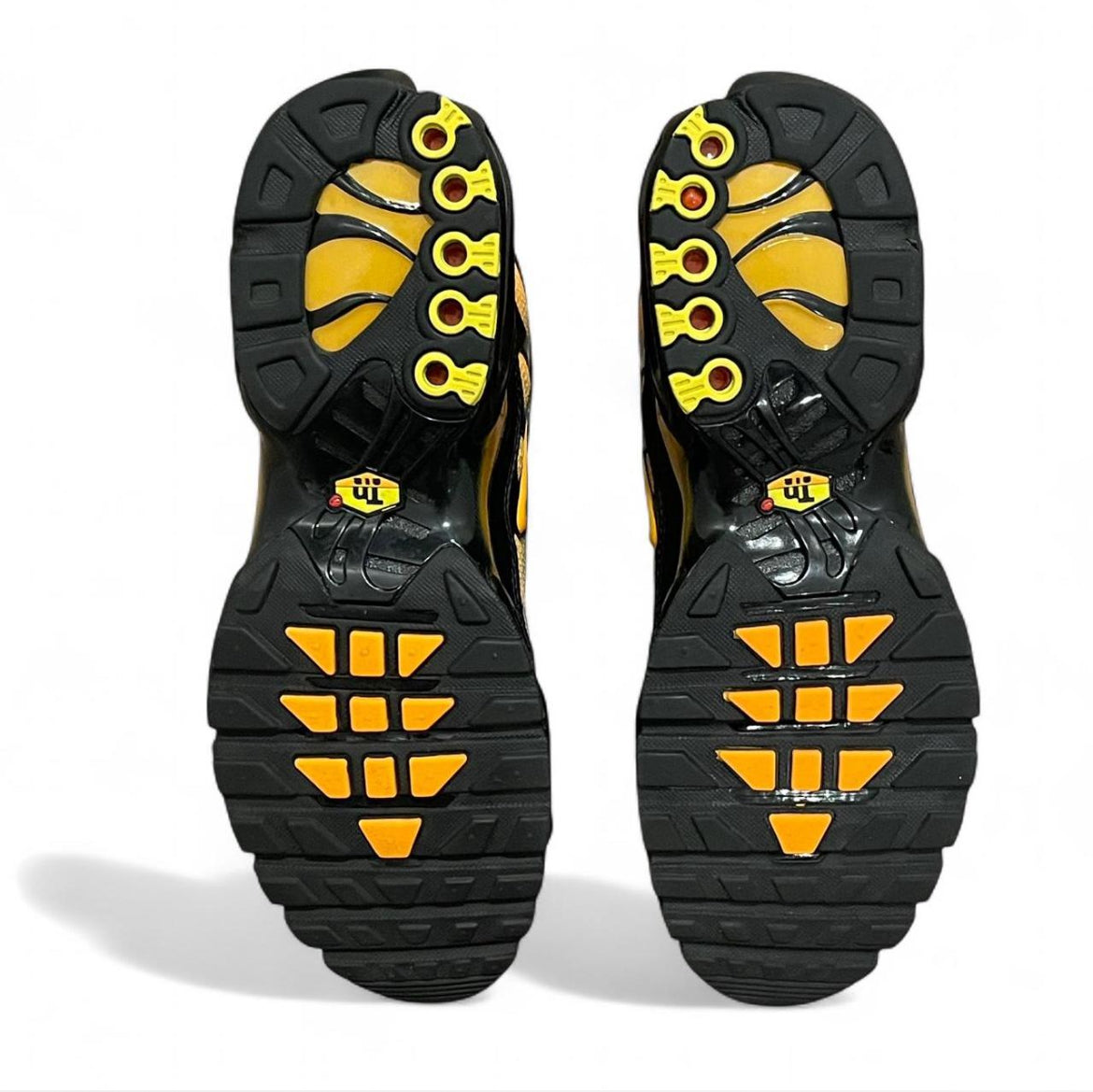 DM0032-007 Nike Air Max Plus TN
‘Black Sundial’ (2023)