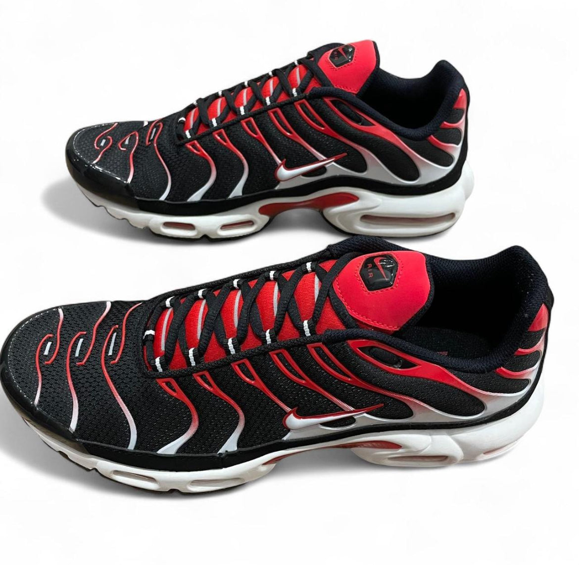 DM0032-004 Nike Air Max Plus TN
‘Black White University Red’ (2023)