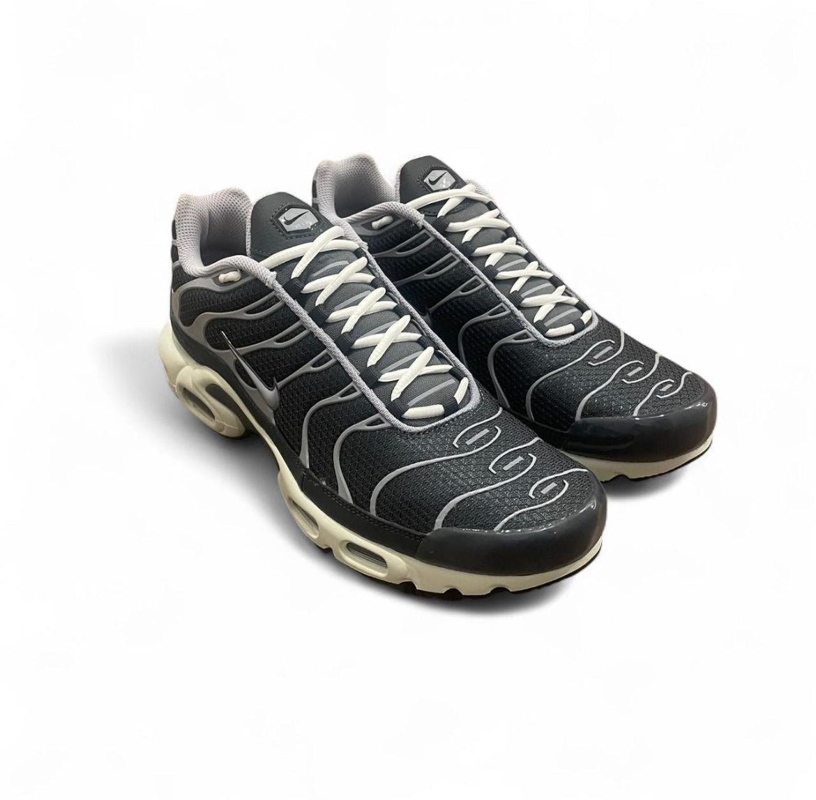 DZ2655-001 Nike Air Max Plus TN SE ‘Greyscale Cool Grey’ (2023)
