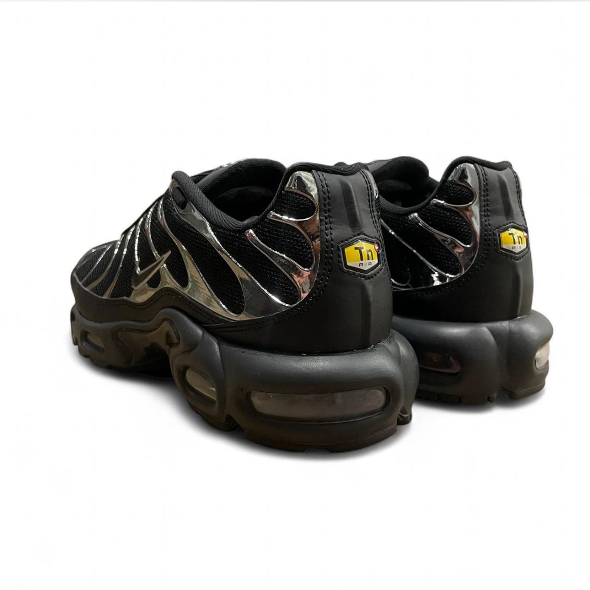 HJ9743-001 Nike Air Max Plus TN SE (Womens) ‘Black Chrome’ (2024)