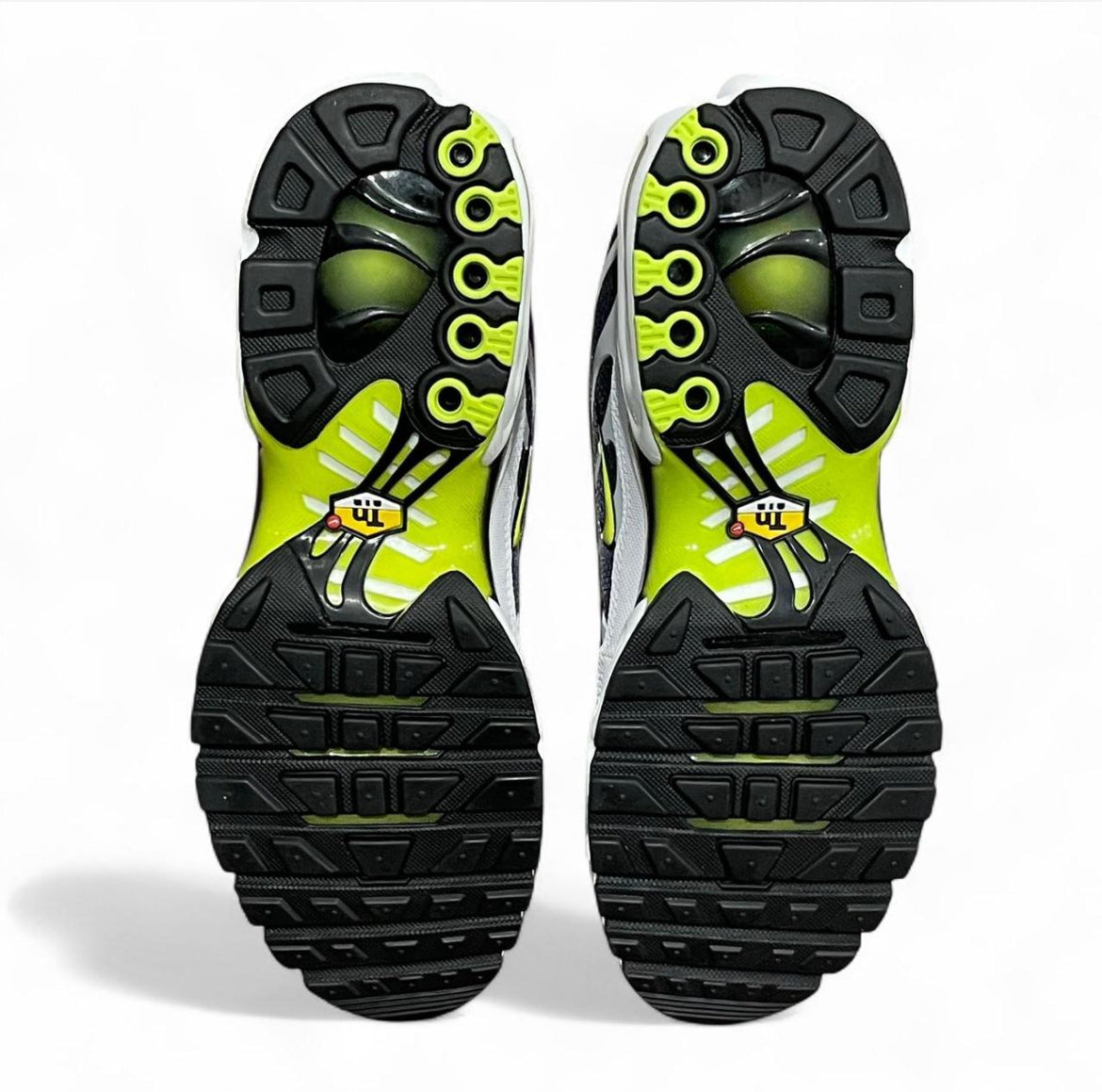 DM0032-103 Nike Air Max Plus TN ‘White Black Volt’ (2024)