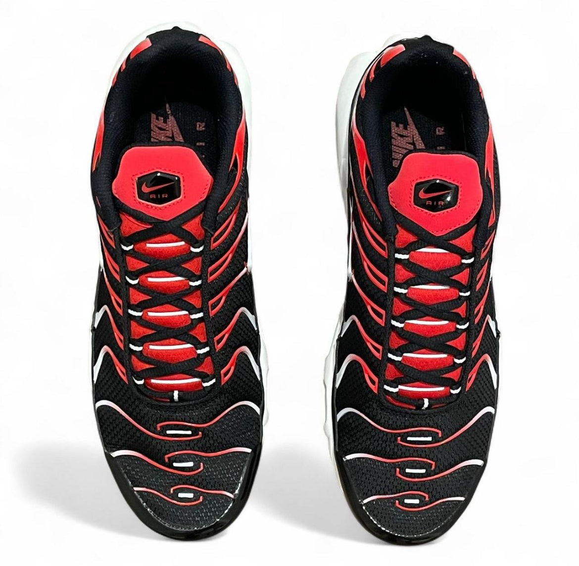 DM0032-004 Nike Air Max Plus TN
‘Black White University Red’ (2023)