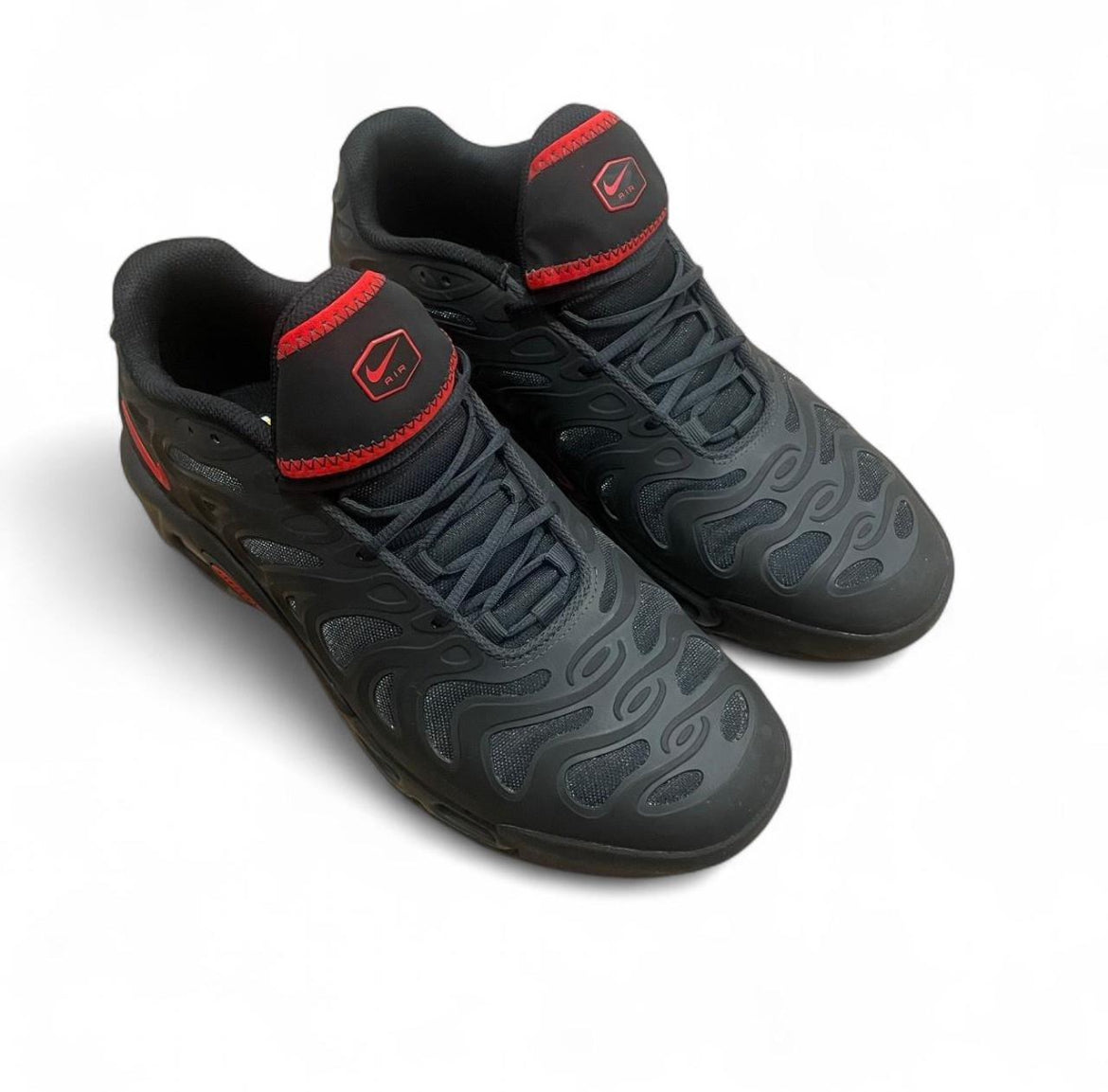 FD4290-013 Nike Air Max Plus TN Drift ‘Bred’ (2025)