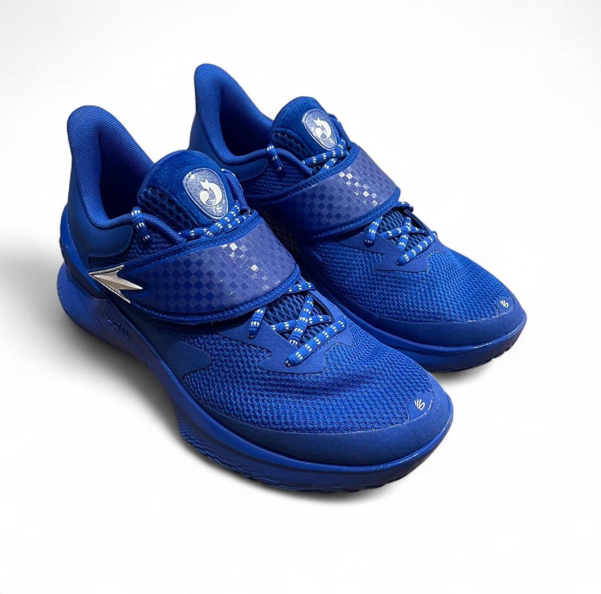 6001924-400 Under Armour Curry Fox 1 ‘Lexington’ (2025)