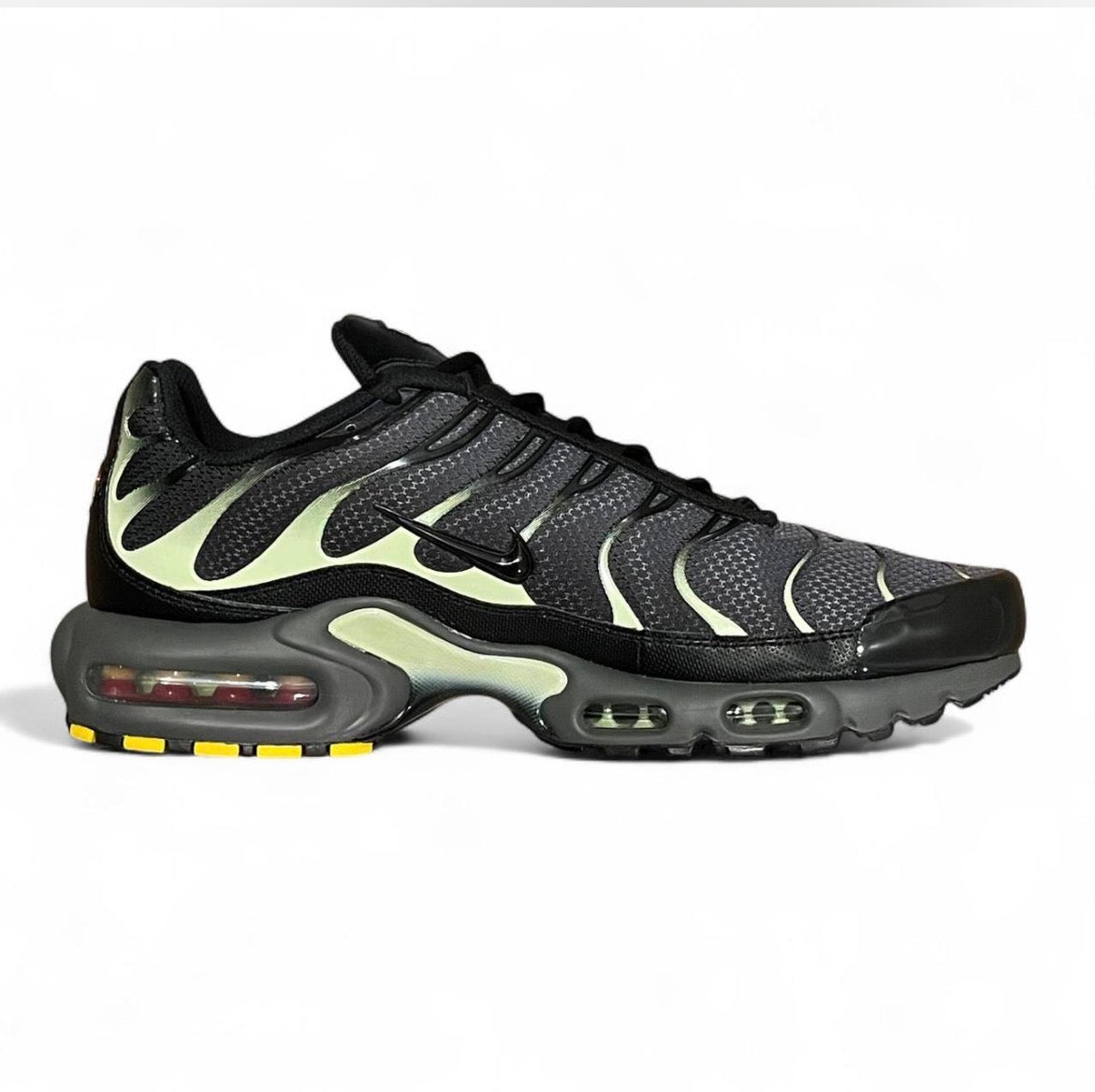 DM0032-035 Nike Air Max Plus TN ‘Iron Grey Light Liquid Lime Black’ (2026)
