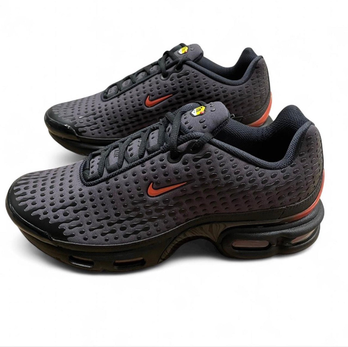 HQ2197-002 Nike Air Max Plus TN7 ‘Black Dark Copper’ (2026)