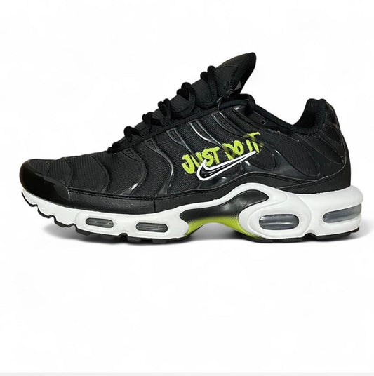 DJ6876-001 Nike Air Max Plus TN ‘Black Volt Just Do It’ (2021)