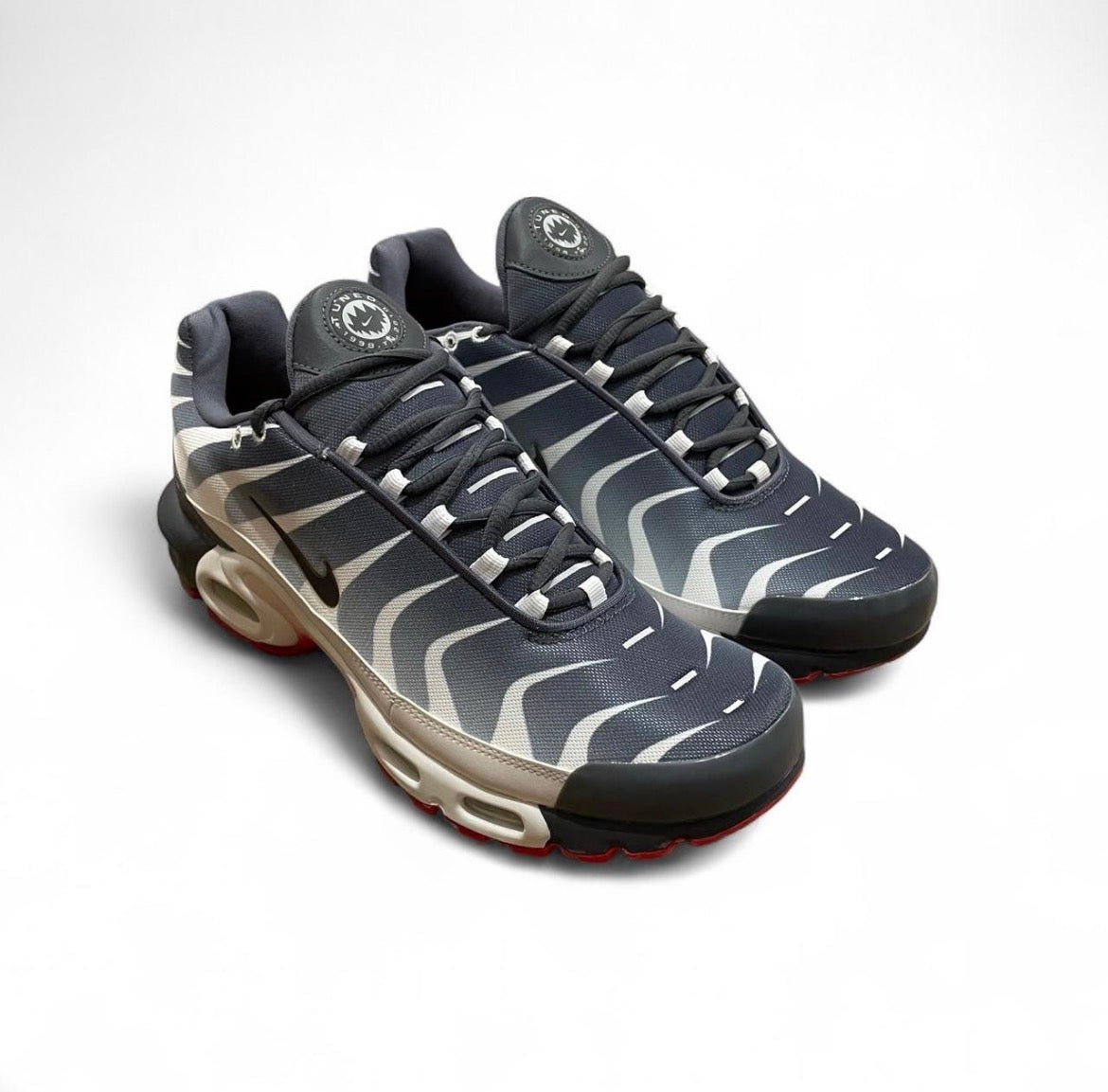 AQ0237-100 Nike Air Max Plus TN SE ‘Before The Bite’ (2018)