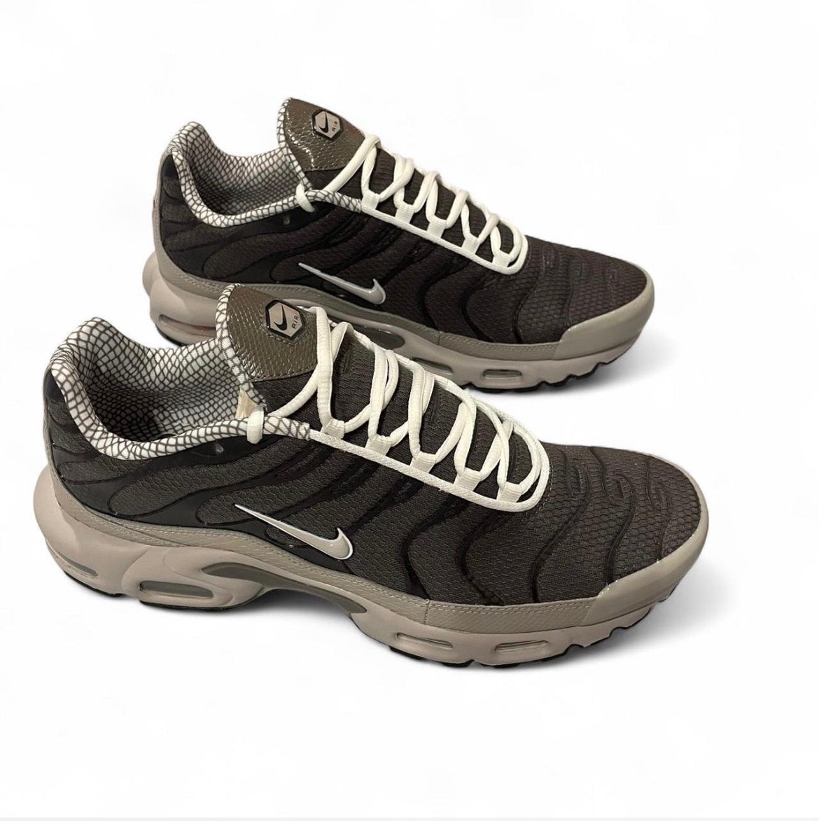 IB7679-200 Nike Air Max Plus TN ‘Year Of The Snake’ (2025)