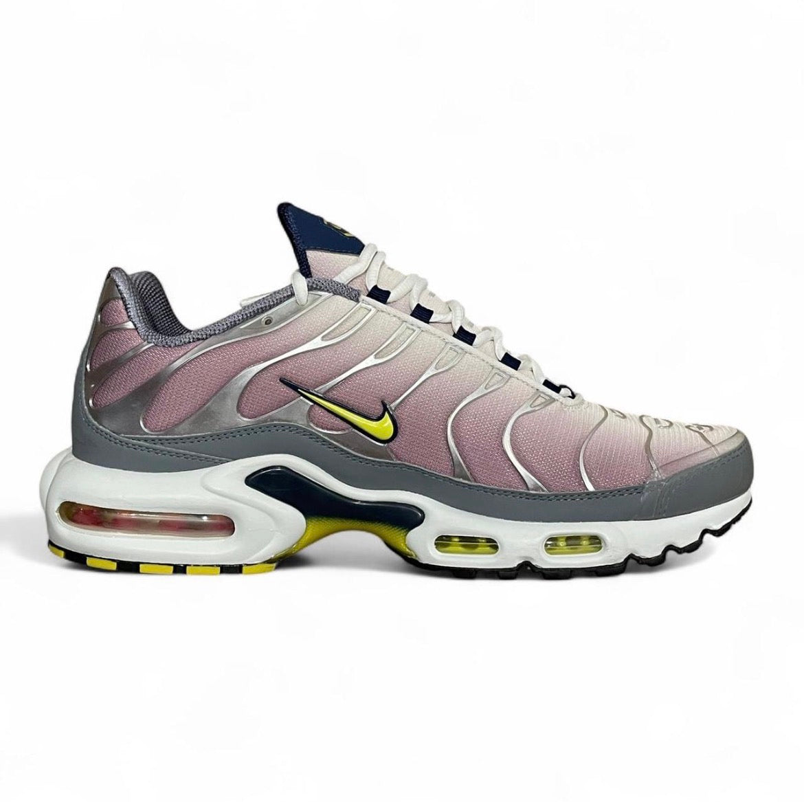 FN8007-500 Nike Air Max Plus TN (Womens)
‘Violet Dust High Voltage’ (2023) US12W BNIB