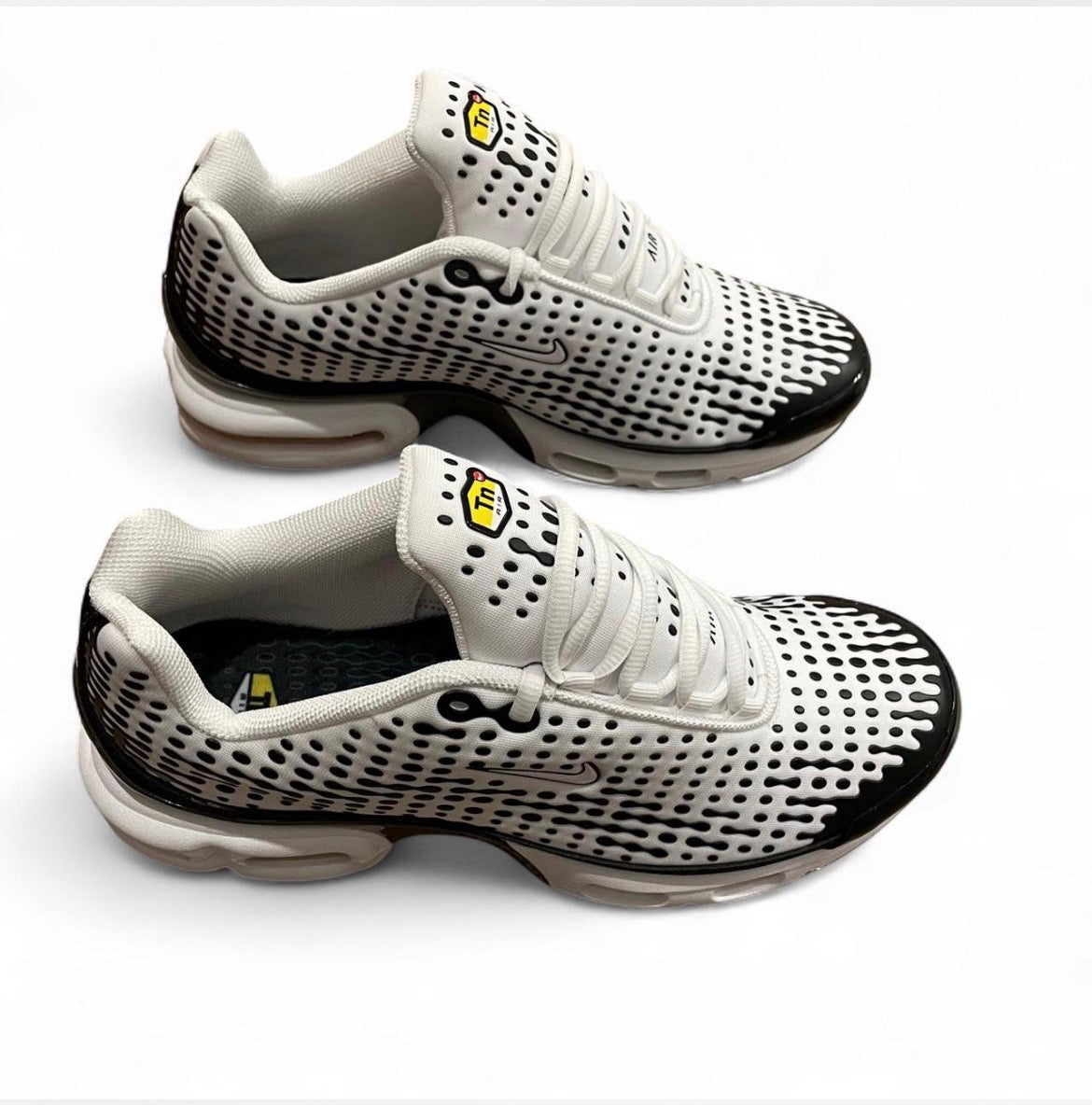 HQ2197-100 Nike Air Max Plus TN7 ‘White Black’ (2025)