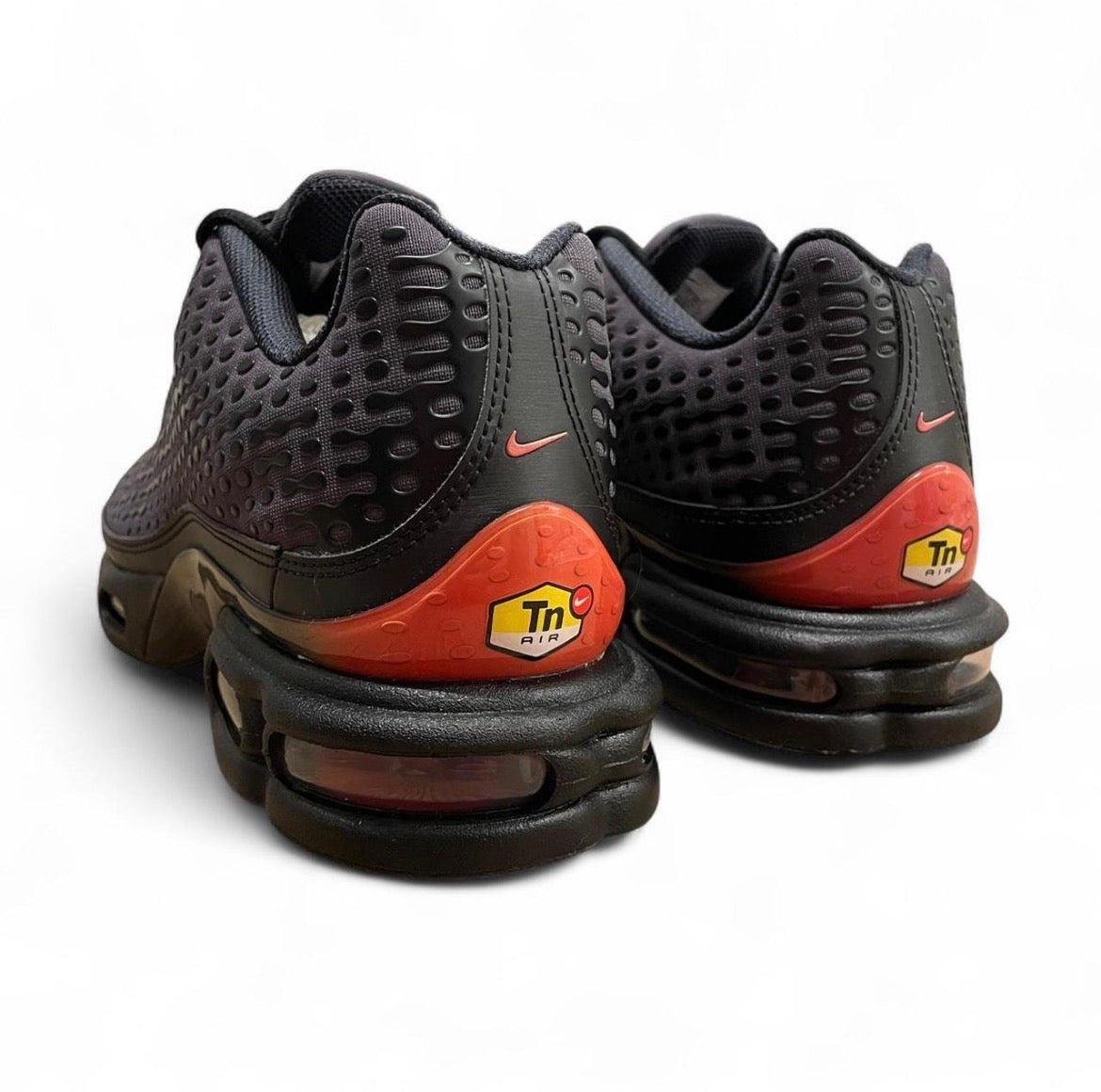 HQ2197-002 Nike Air Max Plus TN7 ‘Black Dark Copper’ (2026)