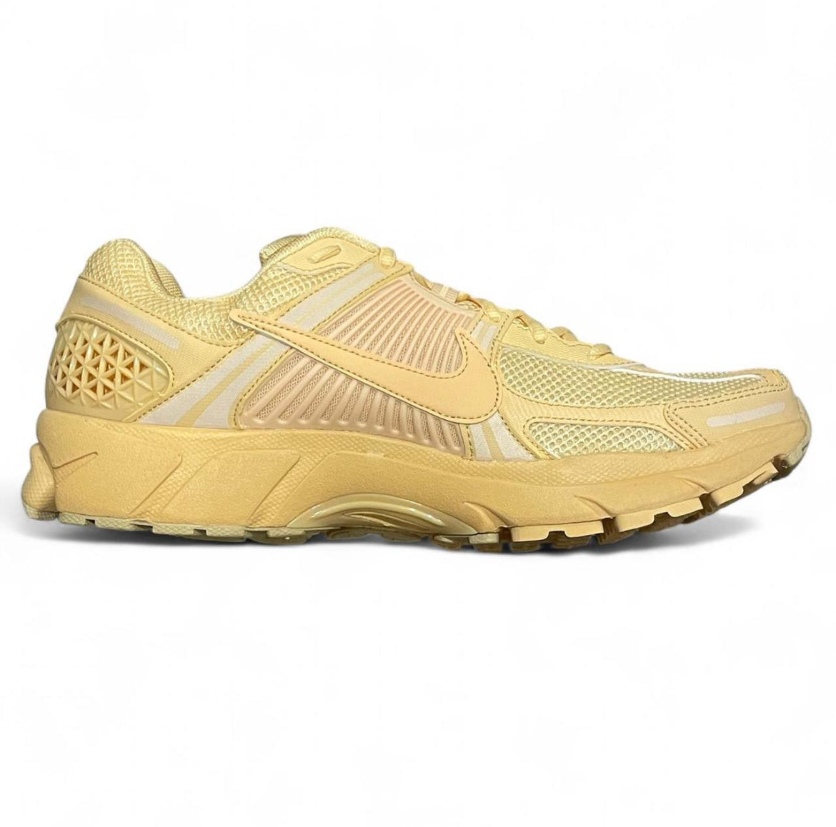 HF5493-200 Nike Zoom Vomero 5 ‘Celestial Gold’ (2024)