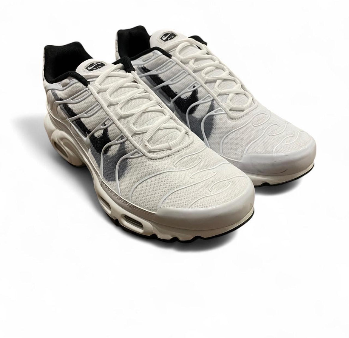 FD0658-100 Nike Air Max Plus TN ‘Spray Paint Swoosh’ (2022)
