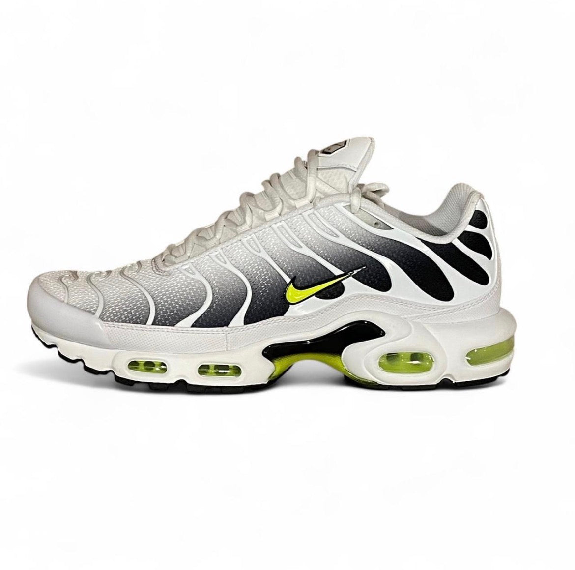DM0032-103 Nike Air Max Plus TN ‘White Black Volt’ (2024)