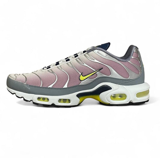 FN8007-500 Nike Air Max Plus TN (Womens)
‘Violet Dust High Voltage’ (2023)