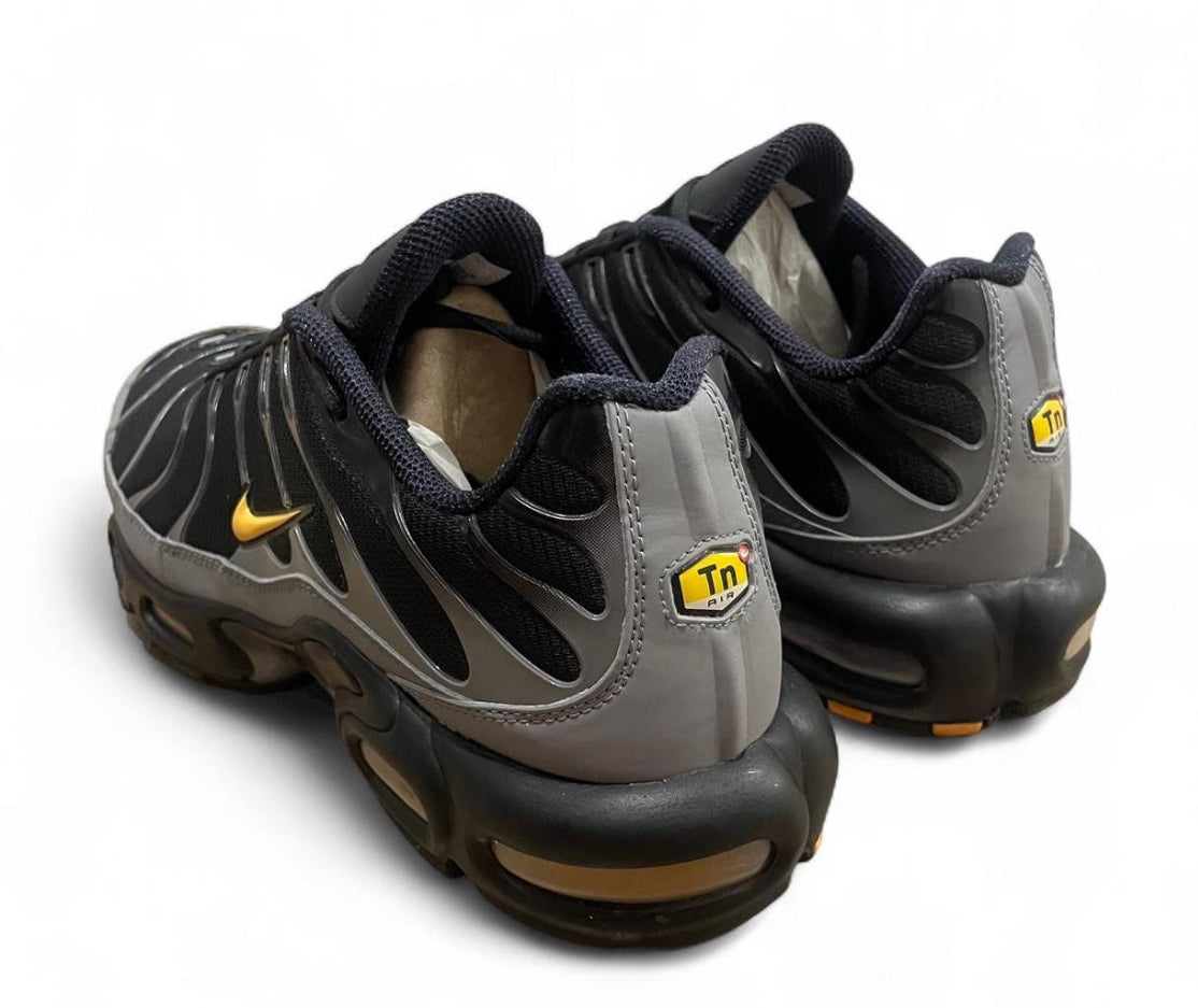 DC0956-001 Nike Air Max Plus TN ‘Batman’ (2021)
