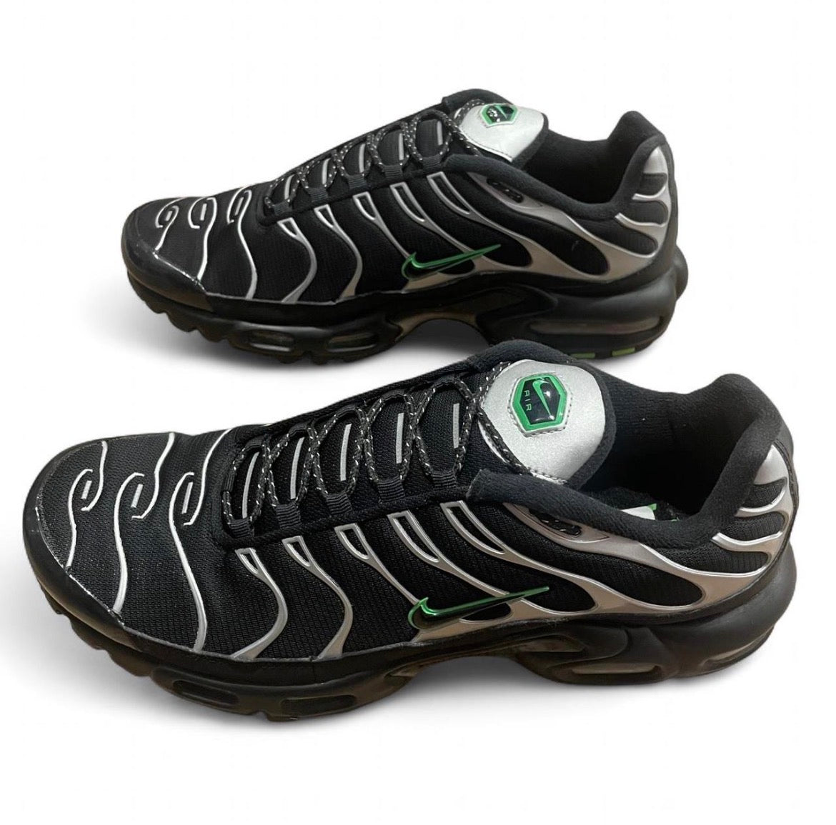 DR0139-001 Nike Air Max Plus TN ‘Black Silver Green Strike’ (2022)