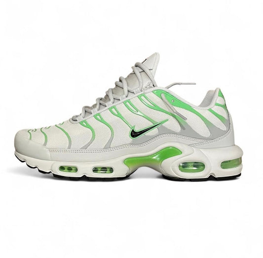 DZ3671-001 Nike Air Max Plus TN (Womens)’ Green Strike’ (2025)
