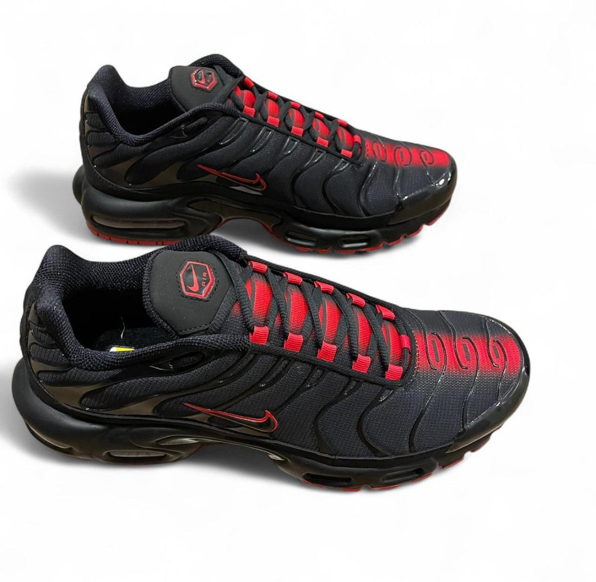 IM4868-010 Nike Air Max Plus TN ‘Black Red’ (2025)