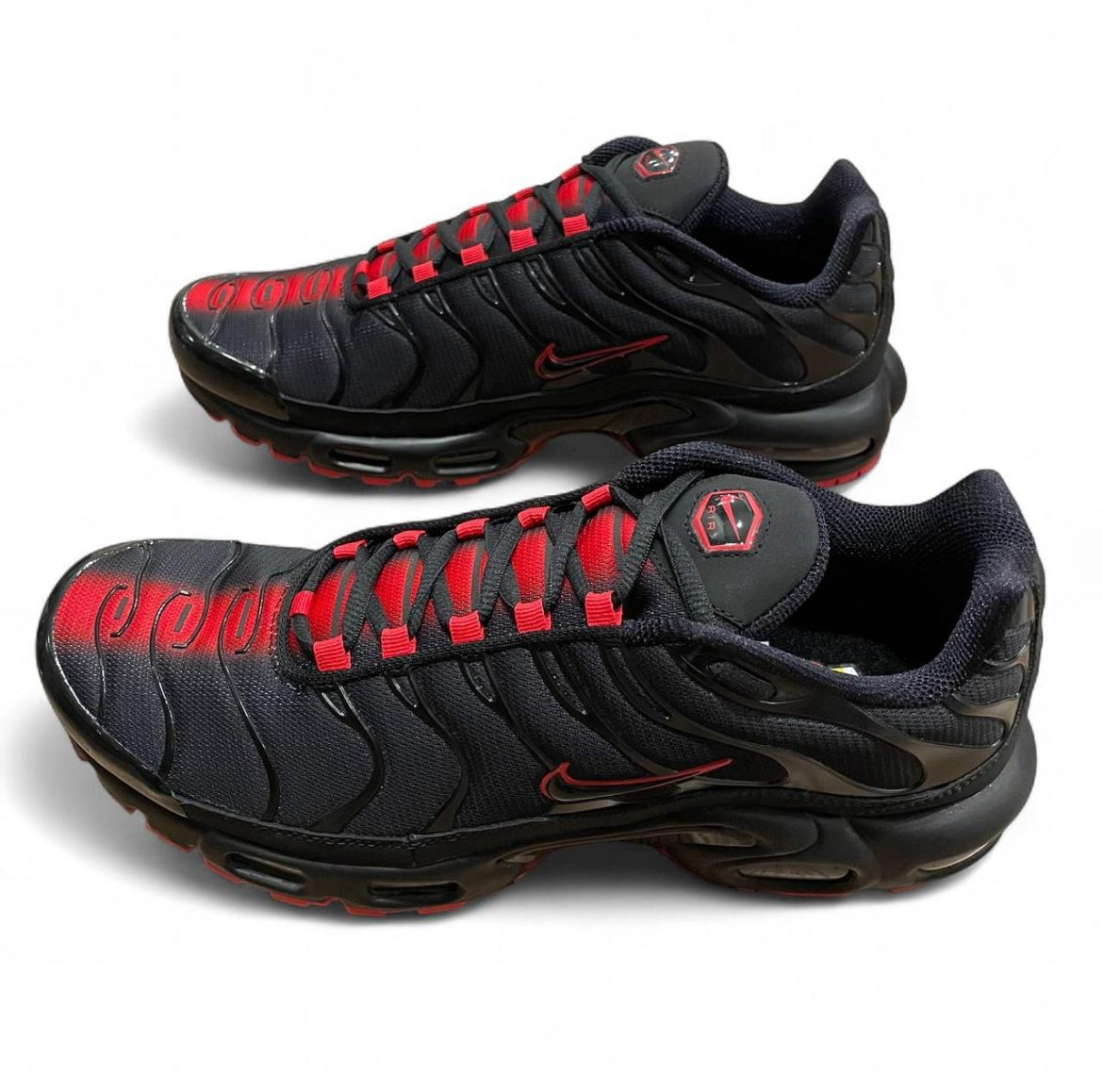 IM4868-010 Nike Air Max Plus TN ‘Black Red’ (2025)