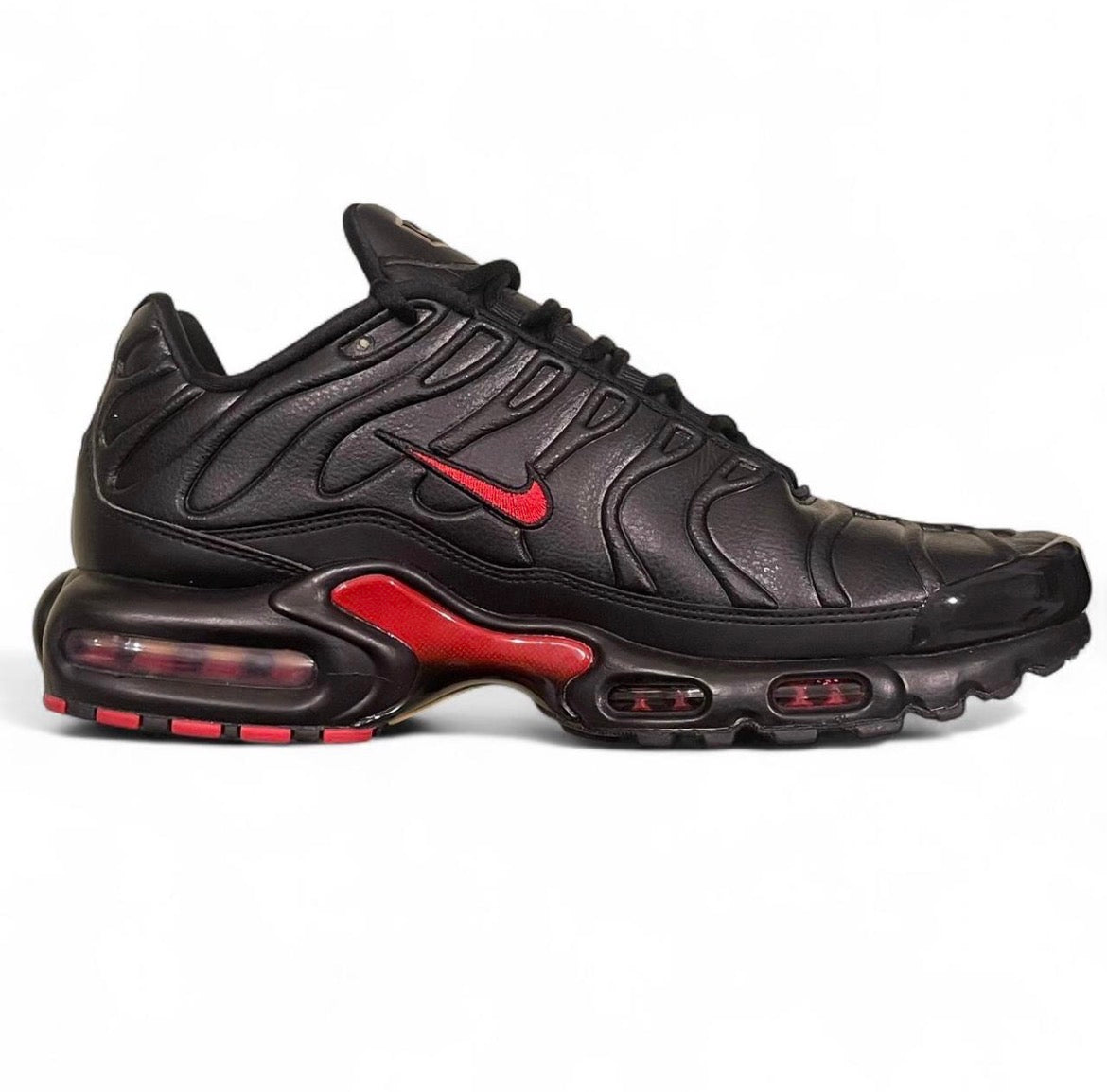 FZ3038–001 Nike Air Max Plus TN Premium ‘Bred’ (2024)