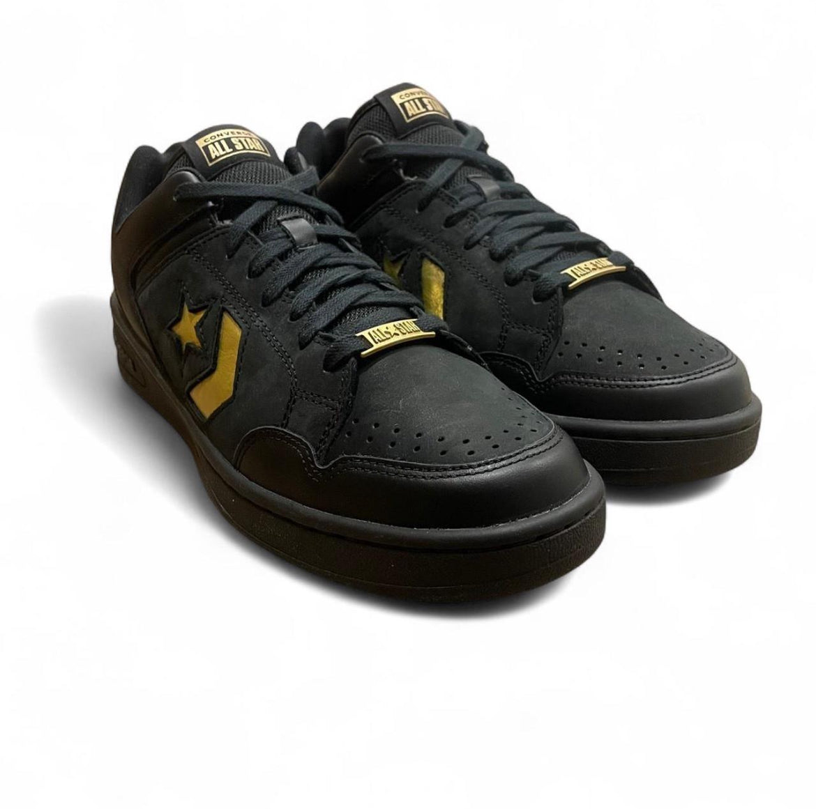 A12036C Converse Weapon Low Top OX
‘FOOT LOCKER 5OTH ANNIVERSARY'
Black/Gold/Black